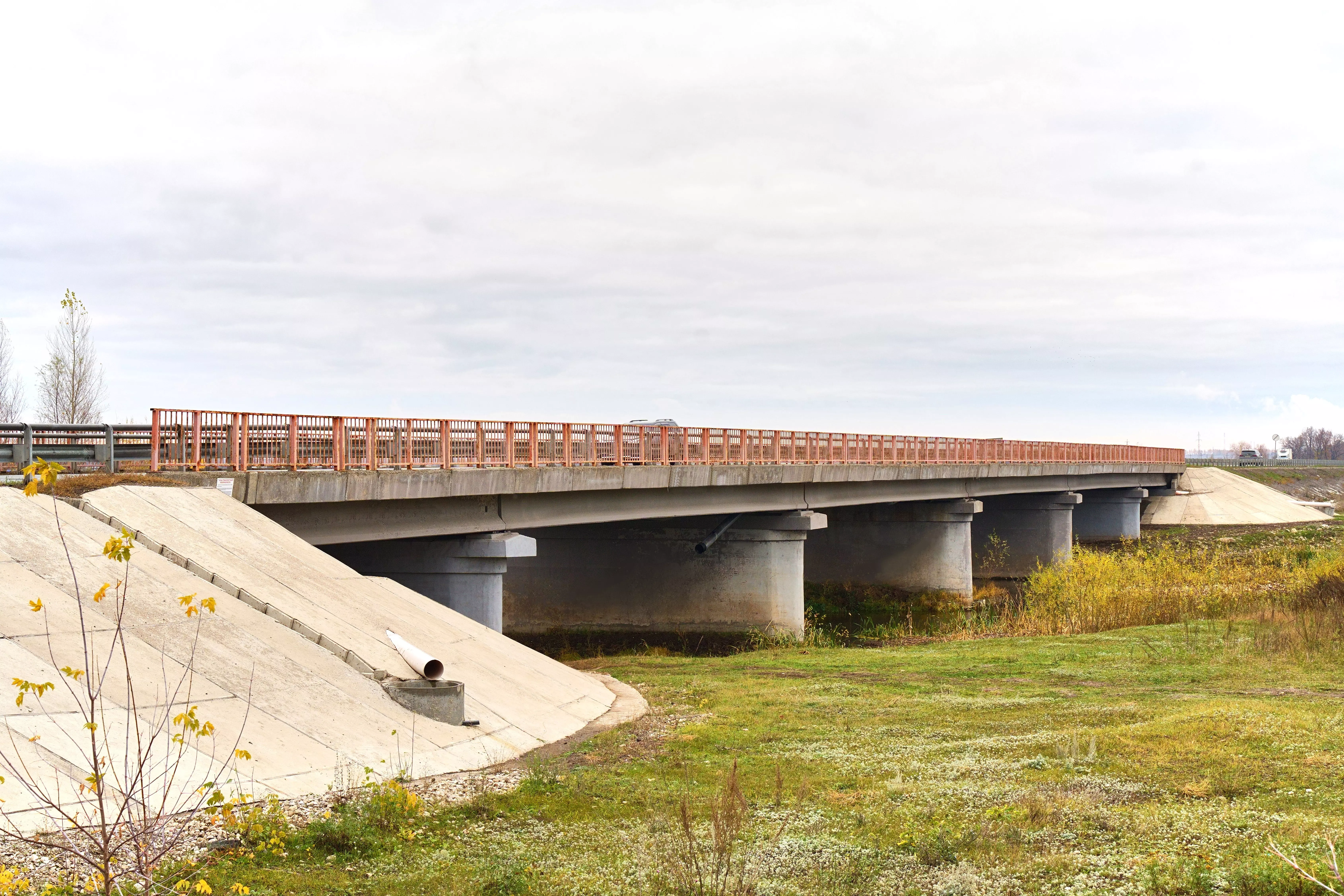 Мост через реку Ашкадар